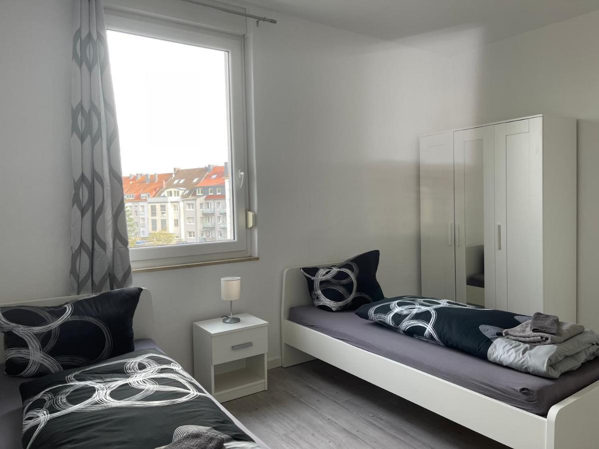 For Fitters I Schuetzenstr 4-12 *