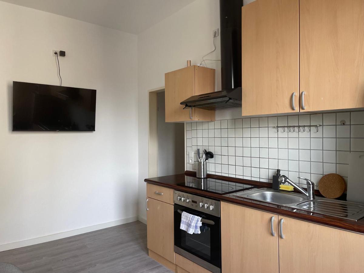 For Fitters I Schuetzenstr 4-12 *
