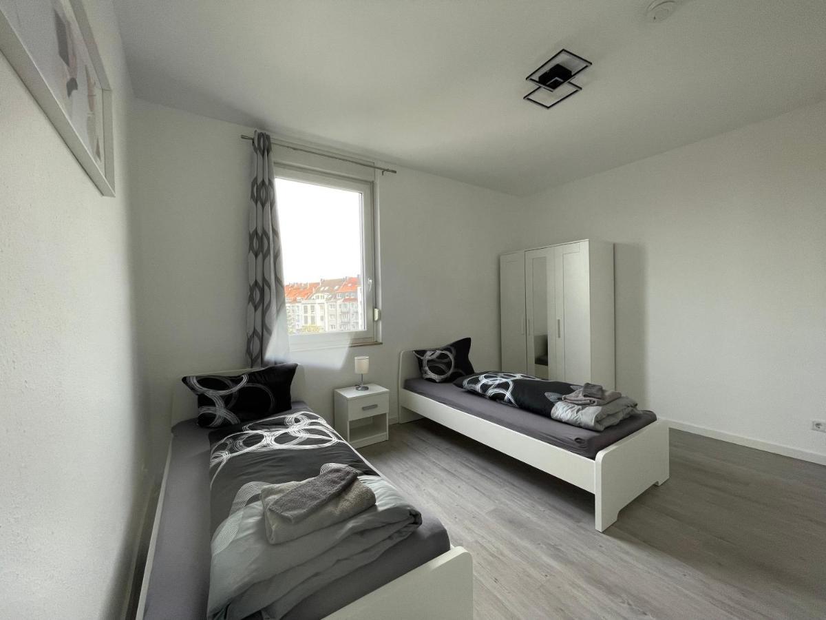 For Fitters I Schuetzenstr 4-12 *