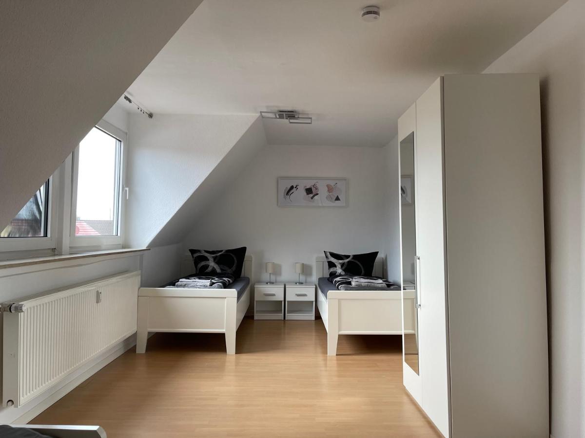 For Fitters I Schuetzenstr 4-12 *
